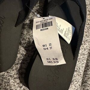 2 pair Hollister black wedge women’s flip flops NEW